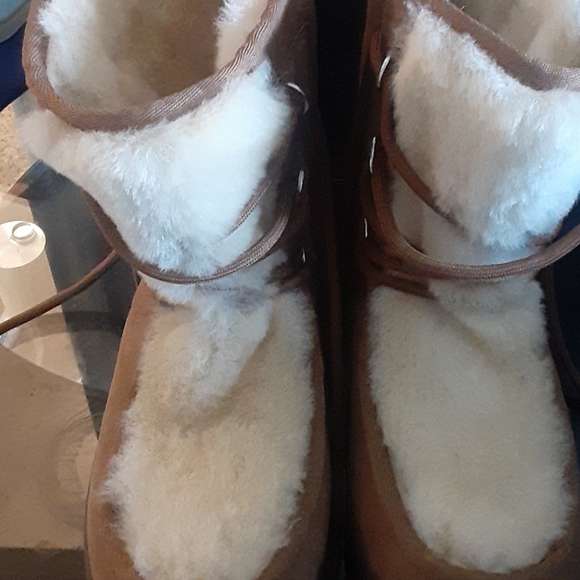 Shoes - Picture 2 of 4